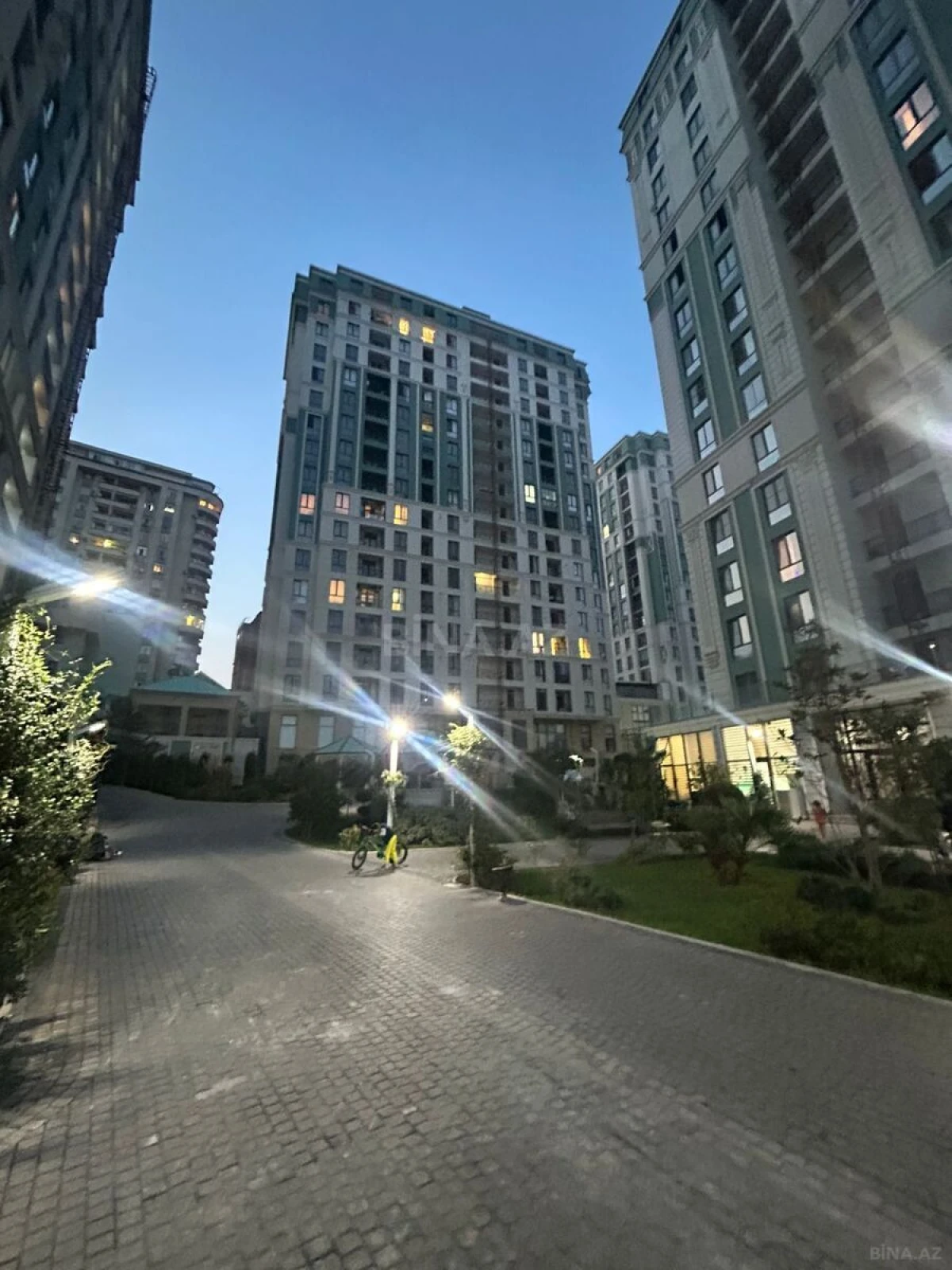 Kirayə verilir 2 otaqlı mənzil 61 m²