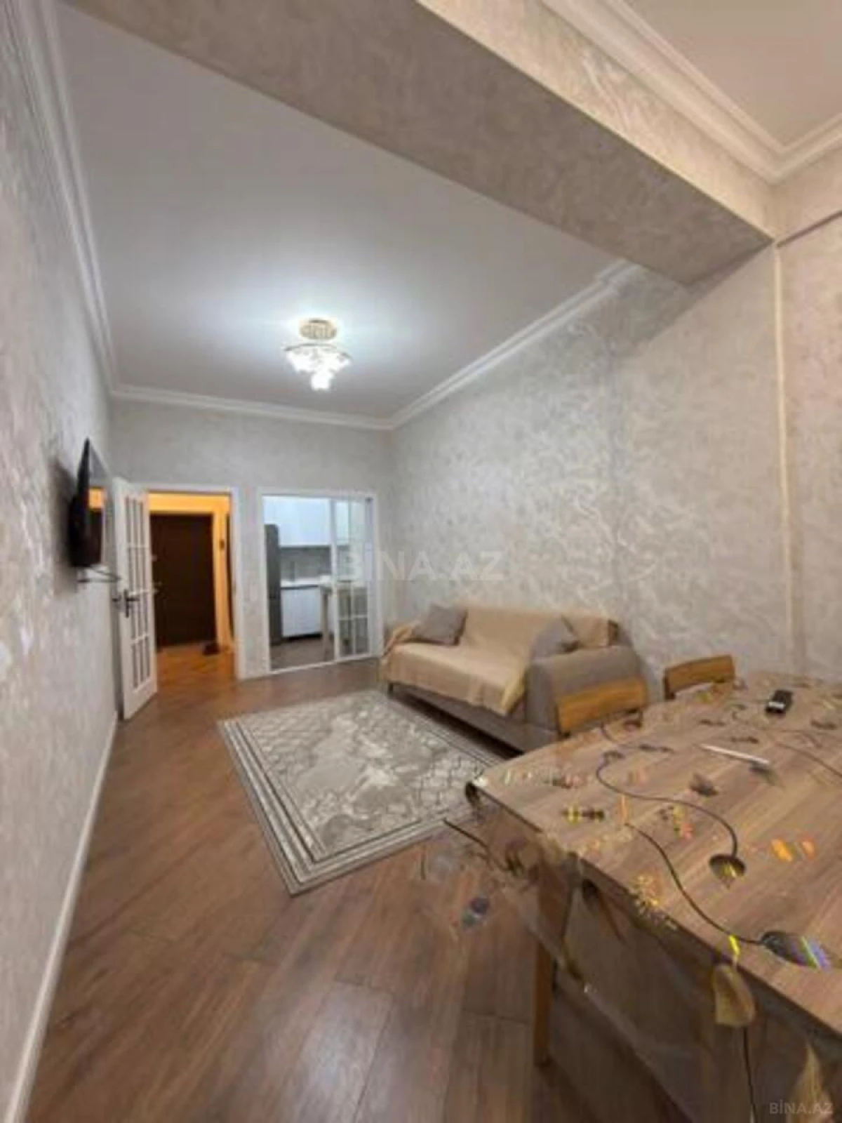 Kirayə verilir 2 otaqlı mənzil 61 m²