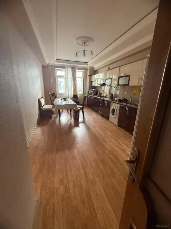 Satılır 3 otaqlı mənzil 167 m²