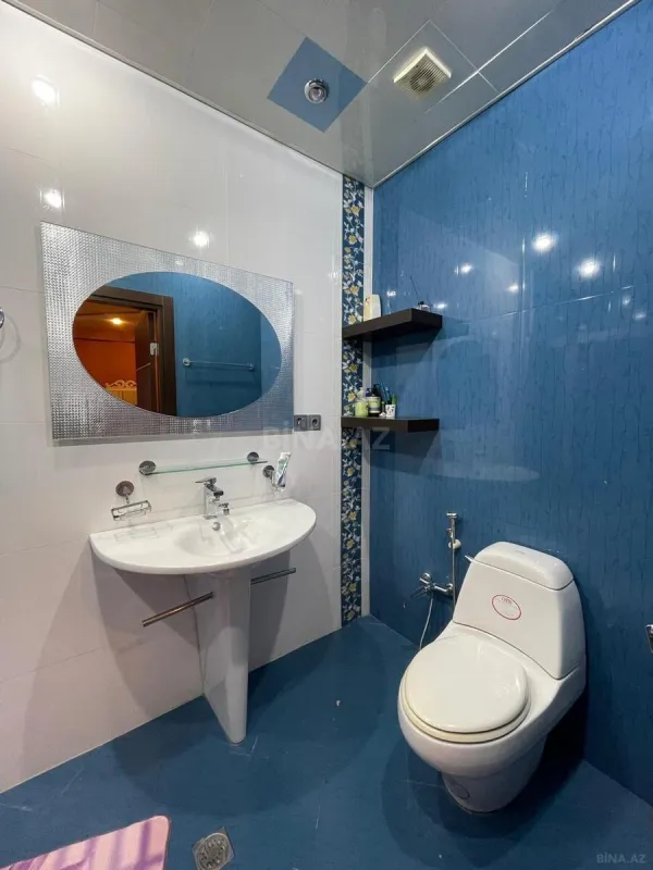 Satılır 4 otaqlı mənzil 200 m²