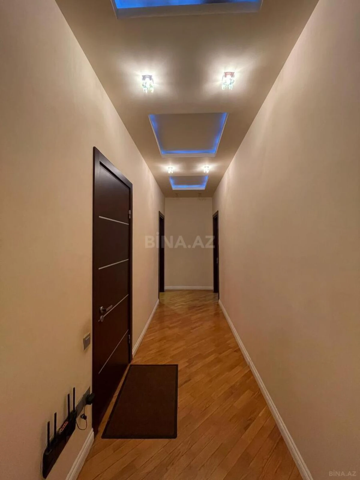 Satılır 4 otaqlı mənzil 200 m²