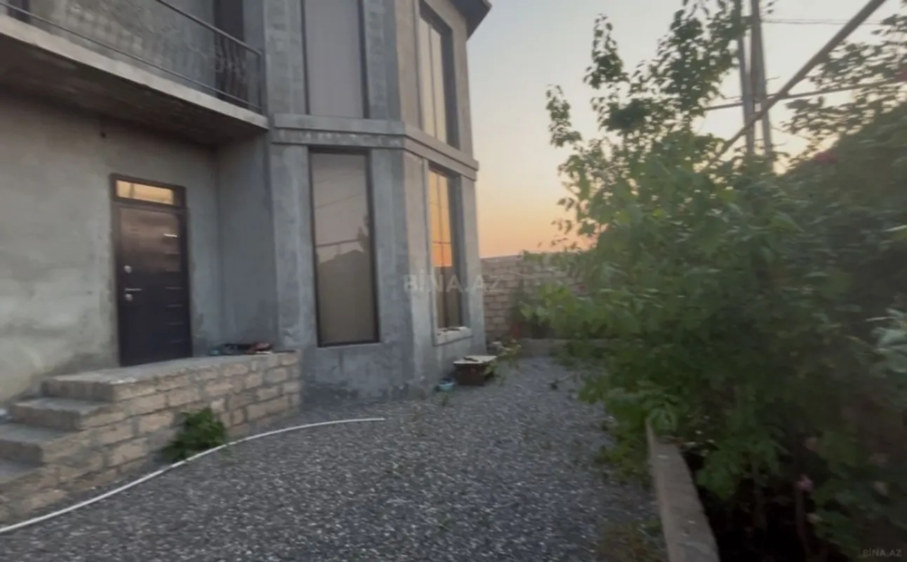 Satılır 7 otaqlı həyət evi 320 m²