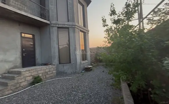 Satılır 7 otaqlı həyət evi 320 m²