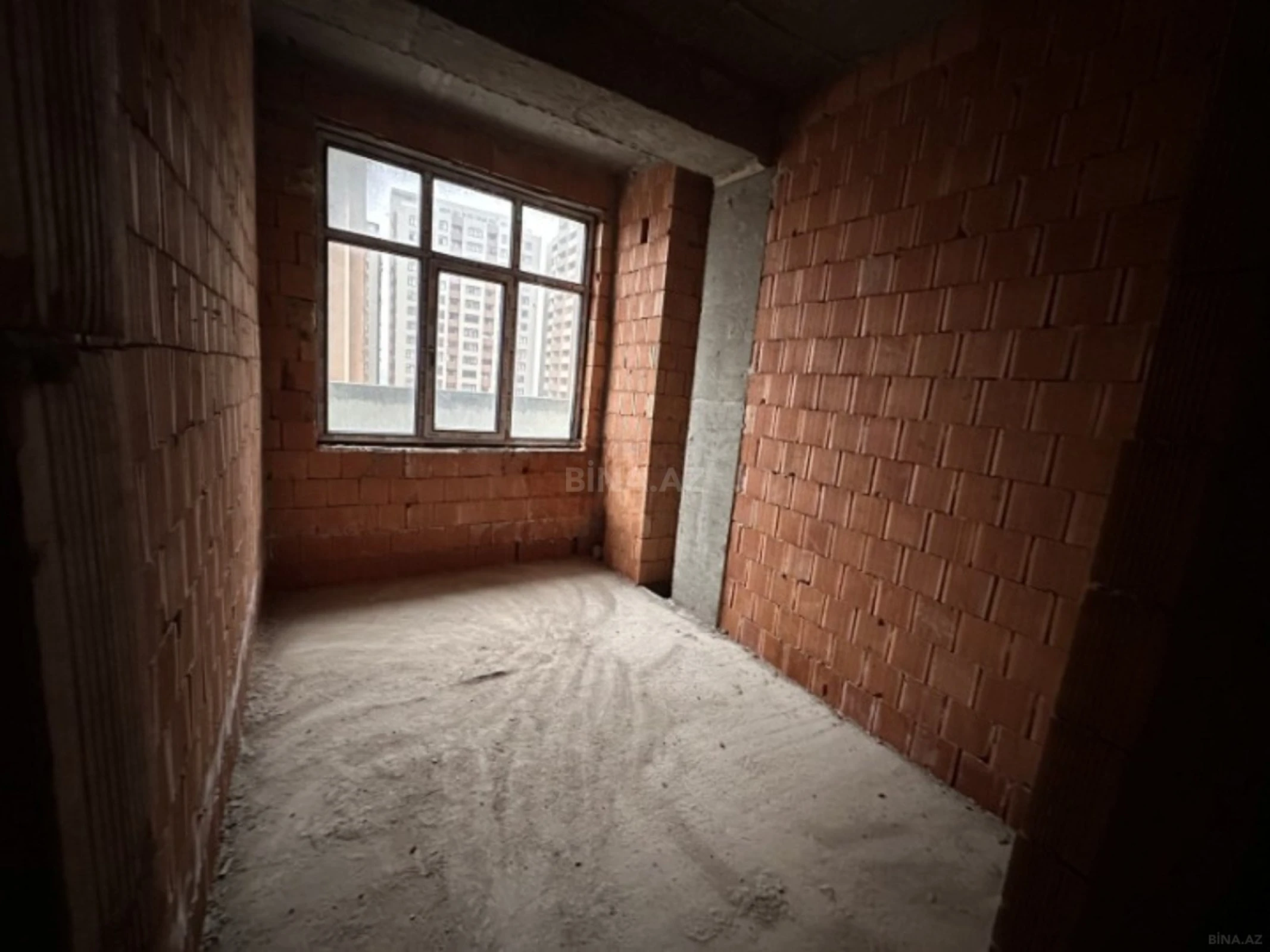 Satılır 2 otaqlı mənzil 80 m²