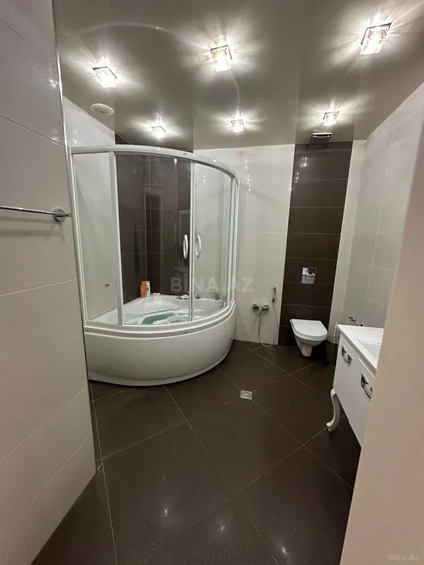 Satılır 3 otaqlı mənzil 140 m²
