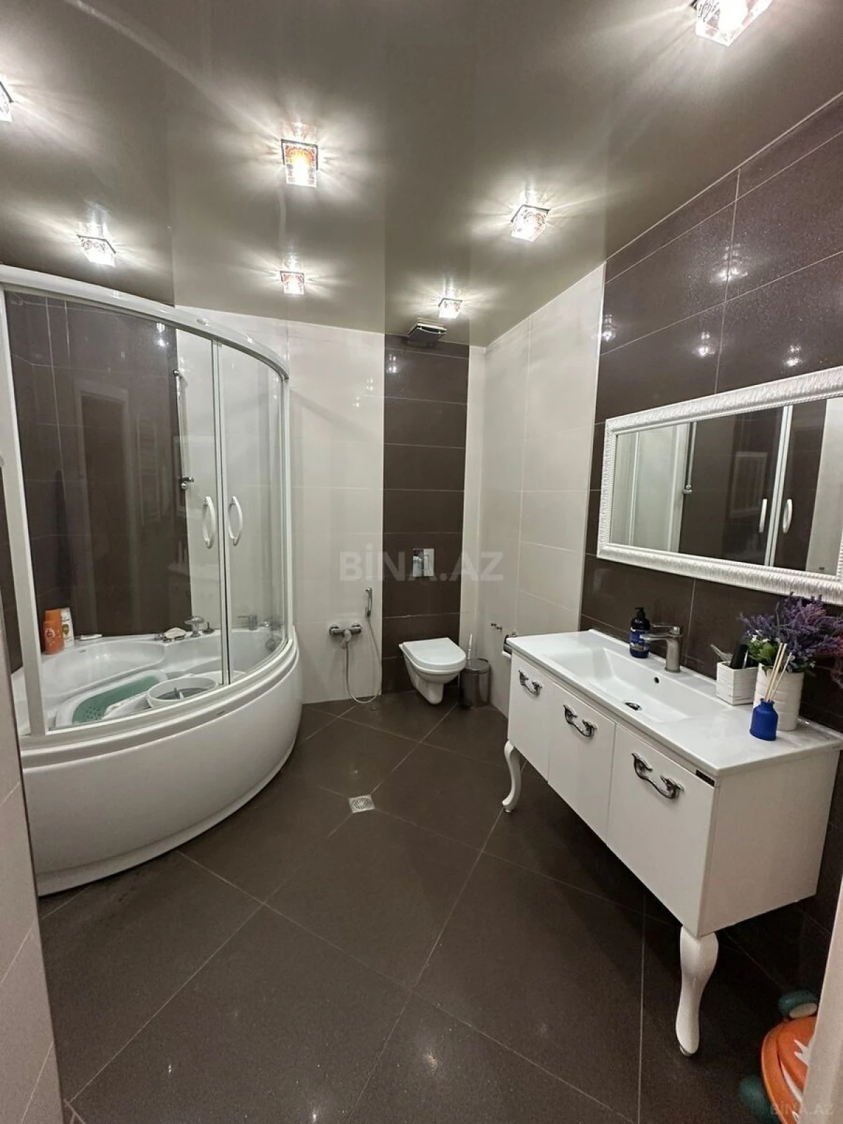 Satılır 3 otaqlı mənzil 140 m²