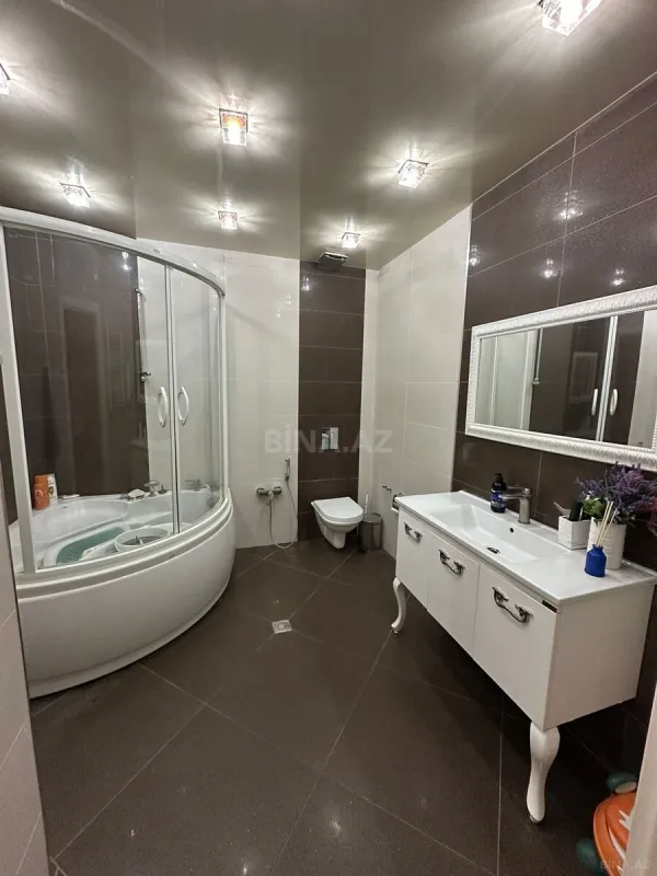 Satılır 3 otaqlı mənzil 140 m²