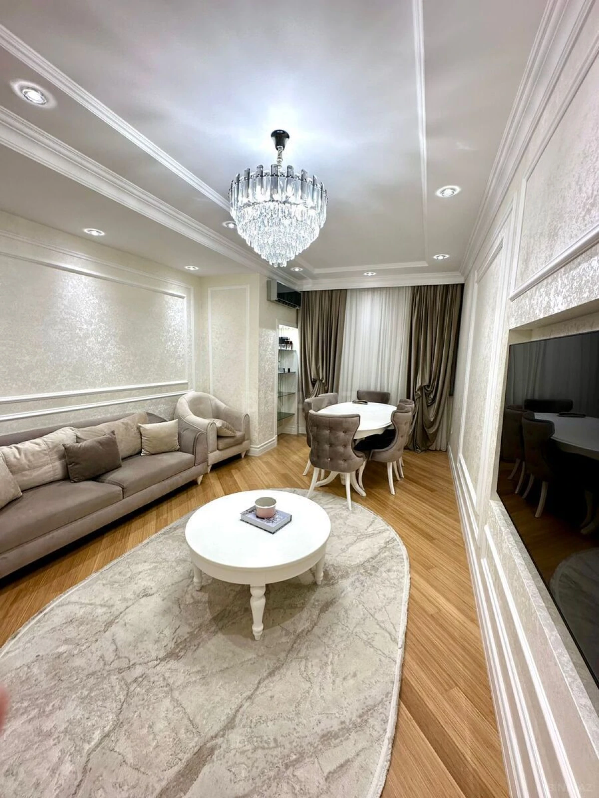 Satılır 3 otaqlı mənzil 140 m²