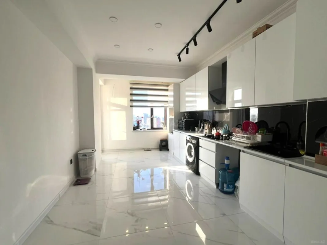 Satılır 2 otaqlı mənzil 100 m²
