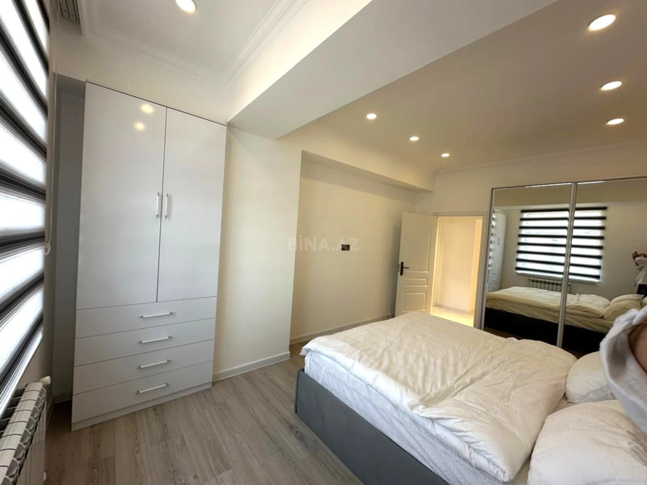 Satılır 2 otaqlı mənzil 100 m²