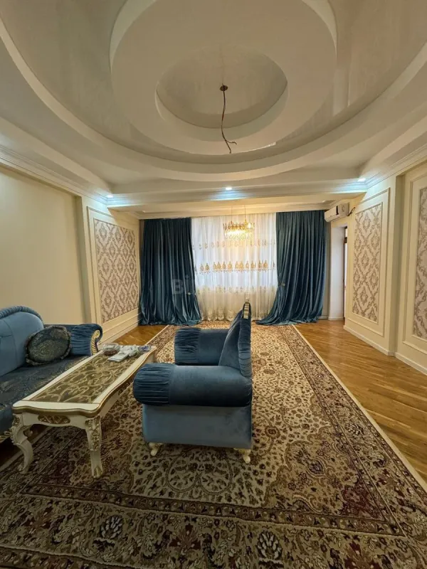Satılır 2 otaqlı mənzil 78 m²