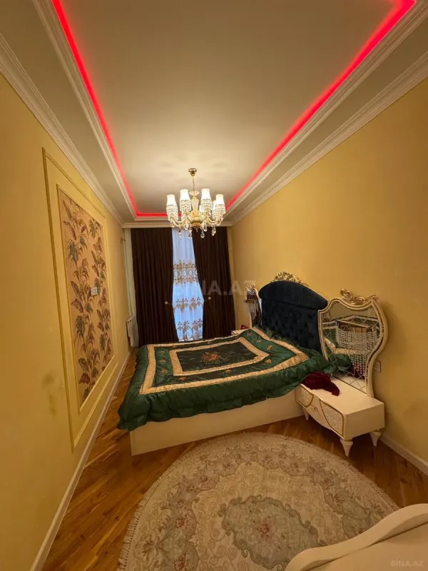 Satılır 2 otaqlı mənzil 78 m²