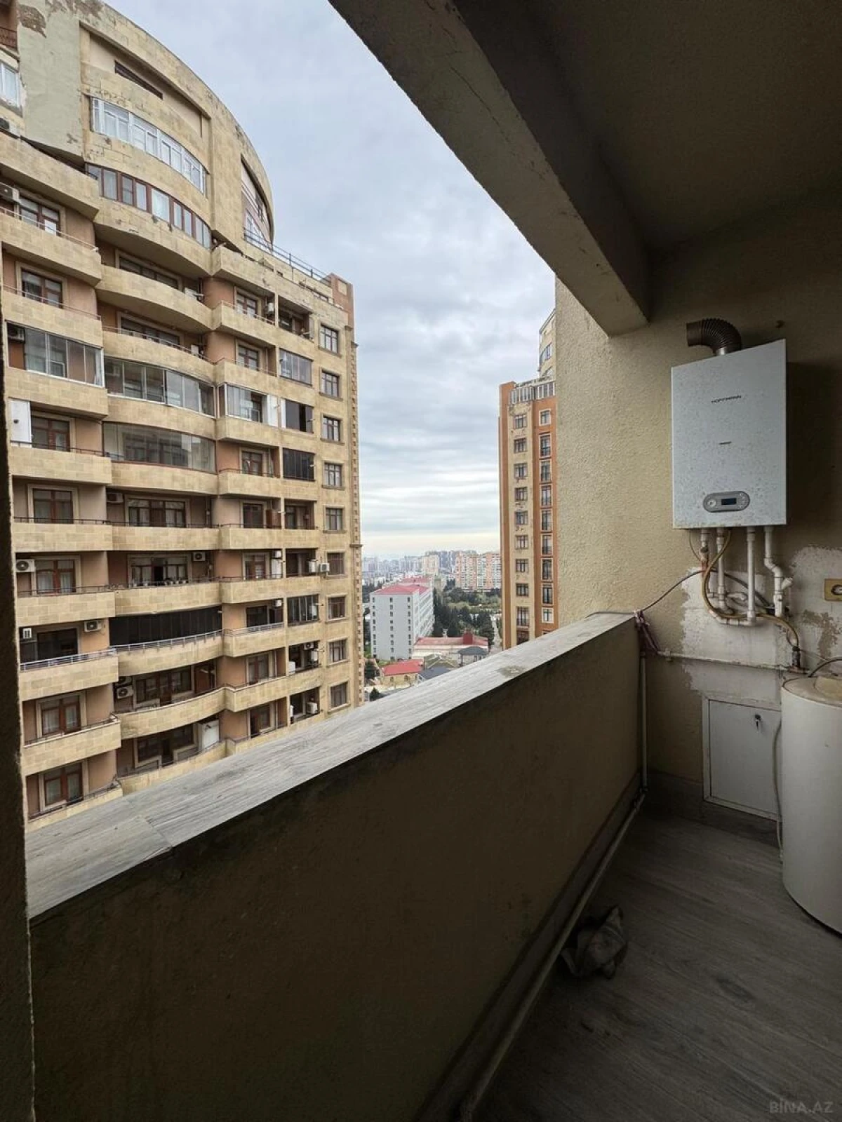 Satılır 2 otaqlı mənzil 78 m²