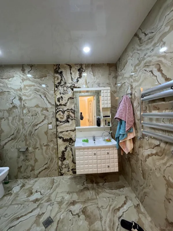 Satılır 2 otaqlı mənzil 78 m²