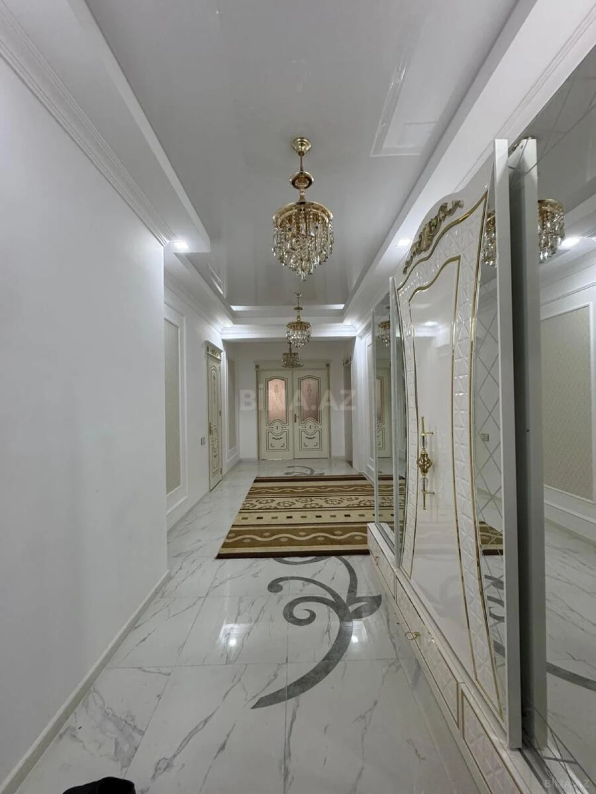 Satılır 2 otaqlı mənzil 78 m²