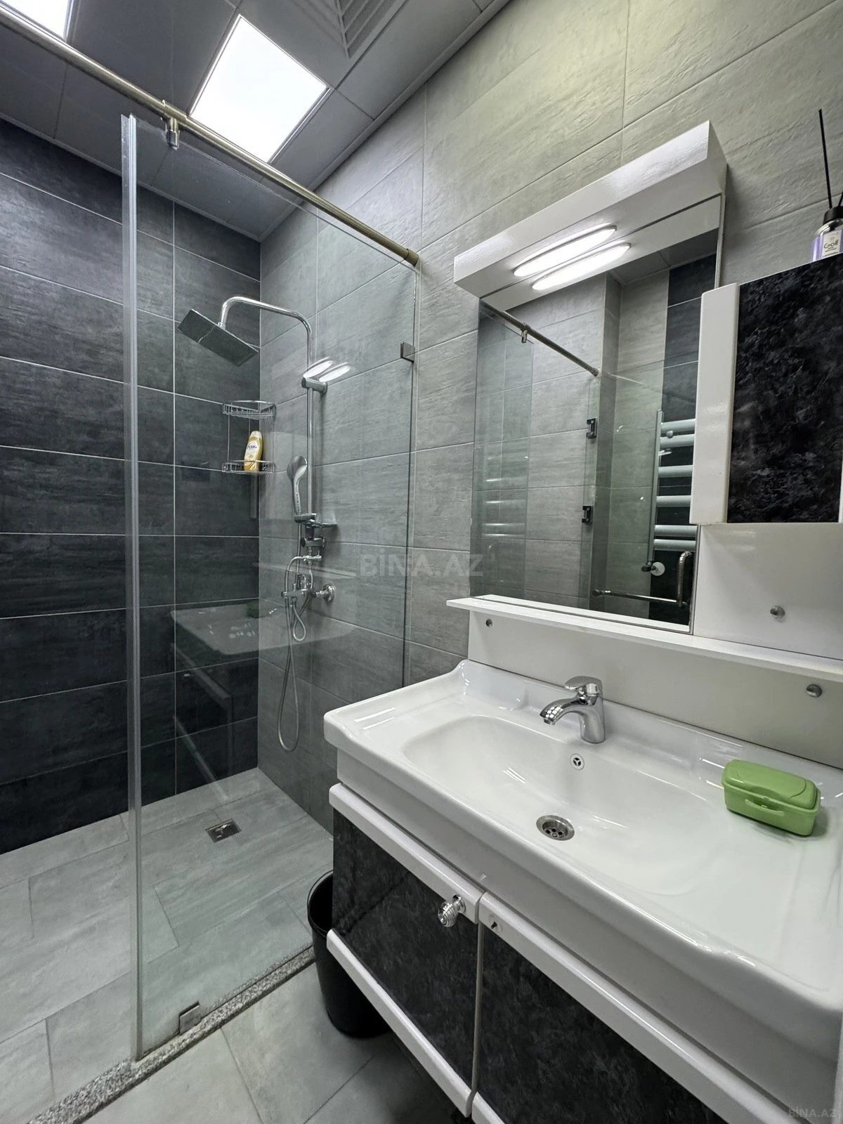 Kirayə verilir 3 otaqlı mənzil 120 m²