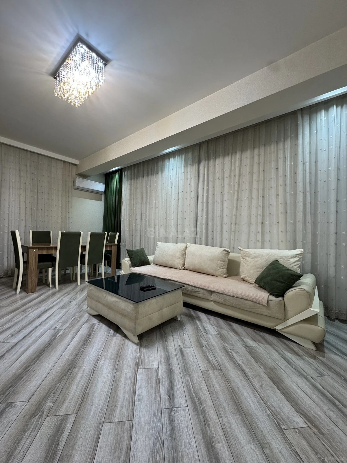 Kirayə verilir 3 otaqlı mənzil 120 m²