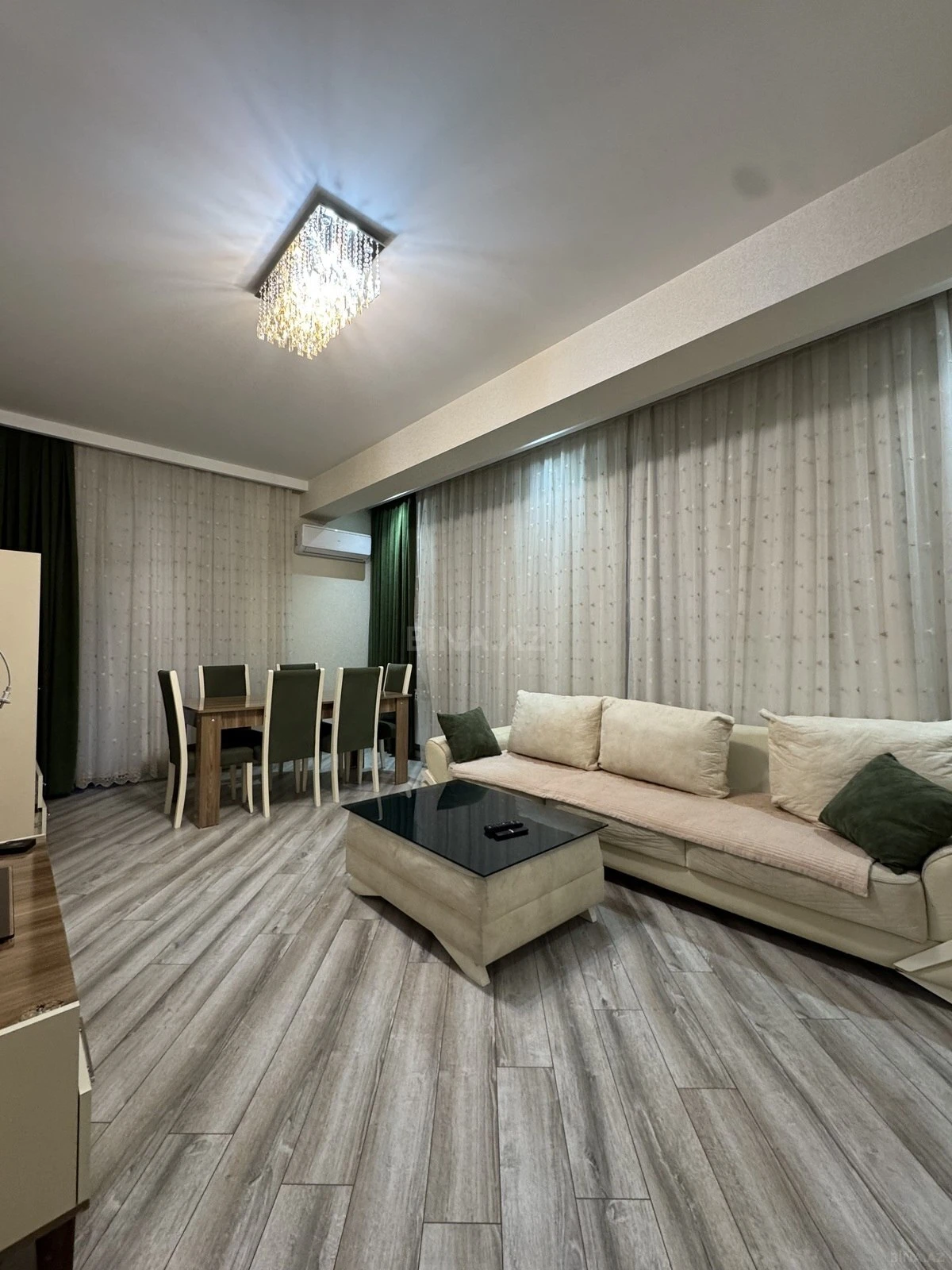 Kirayə verilir 3 otaqlı mənzil 120 m²