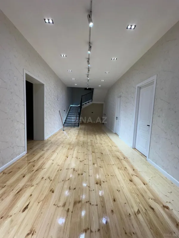 Satılır 6 otaqlı həyət evi 300 m²