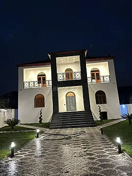 Satılır 6 otaqlı həyət evi 300 m²