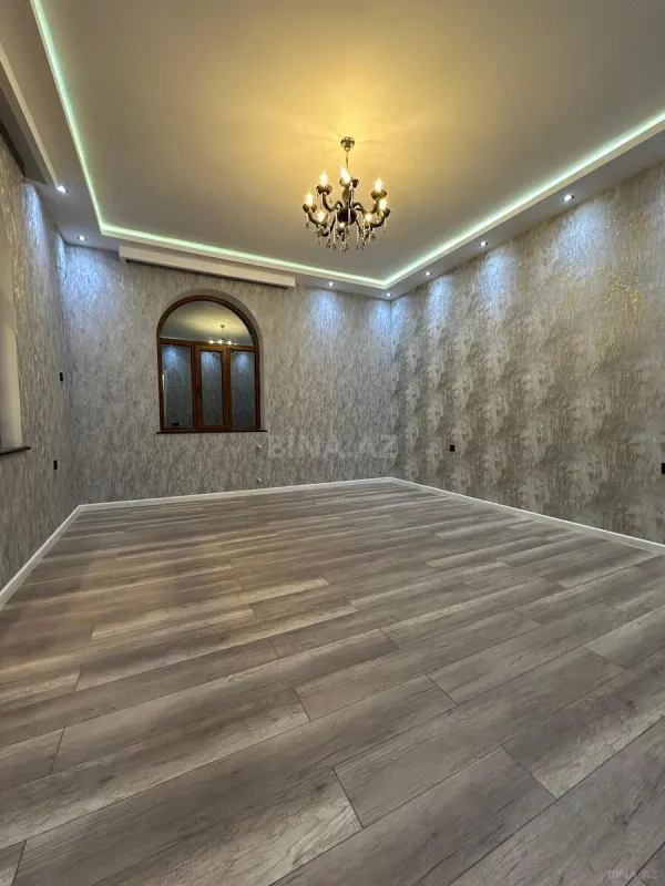 Satılır 6 otaqlı həyət evi 300 m²