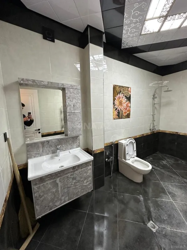 Satılır 6 otaqlı həyət evi 300 m²