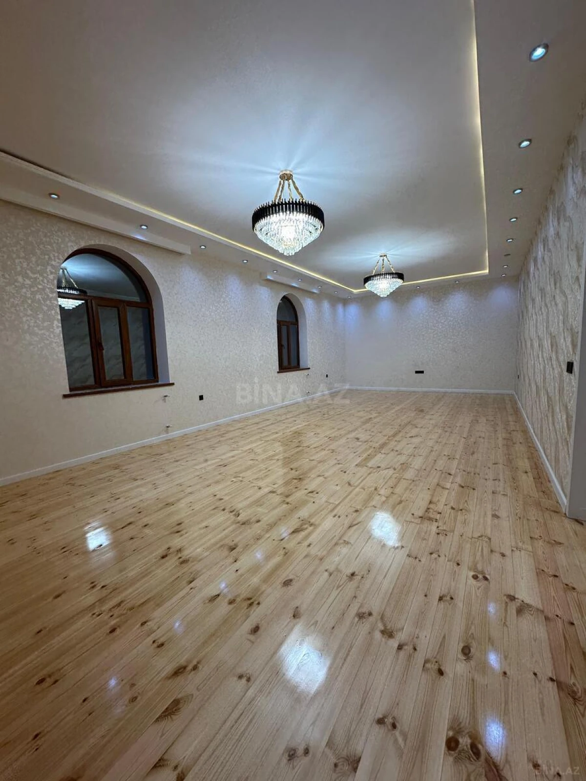 Satılır 6 otaqlı həyət evi 300 m²