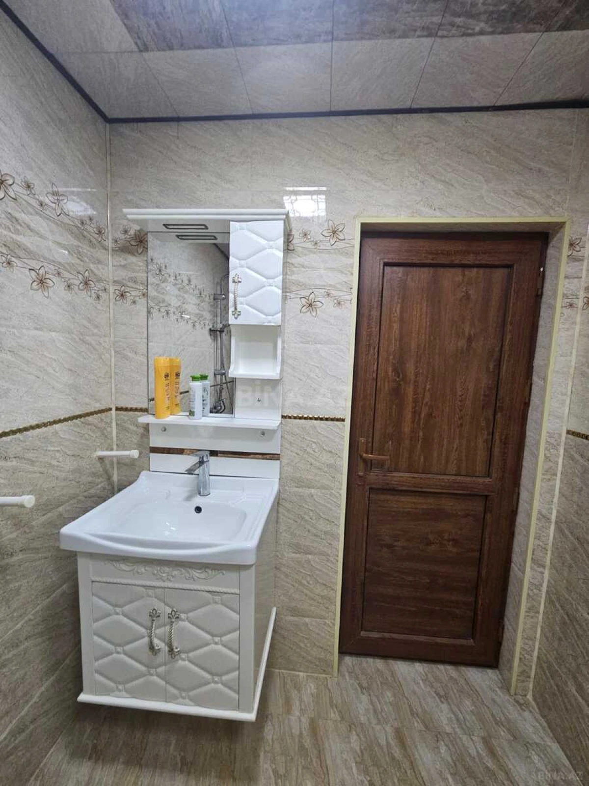 Satılır 2 otaqlı mənzil 57 m²