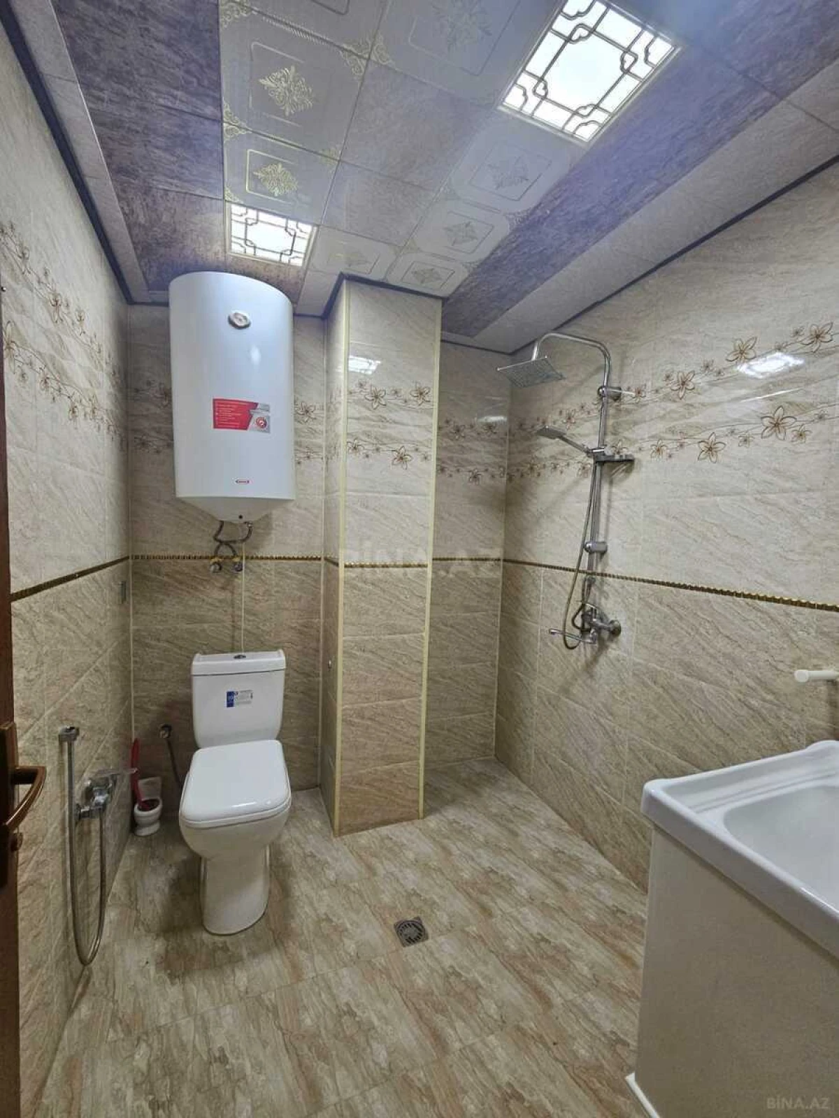 Satılır 2 otaqlı mənzil 57 m²
