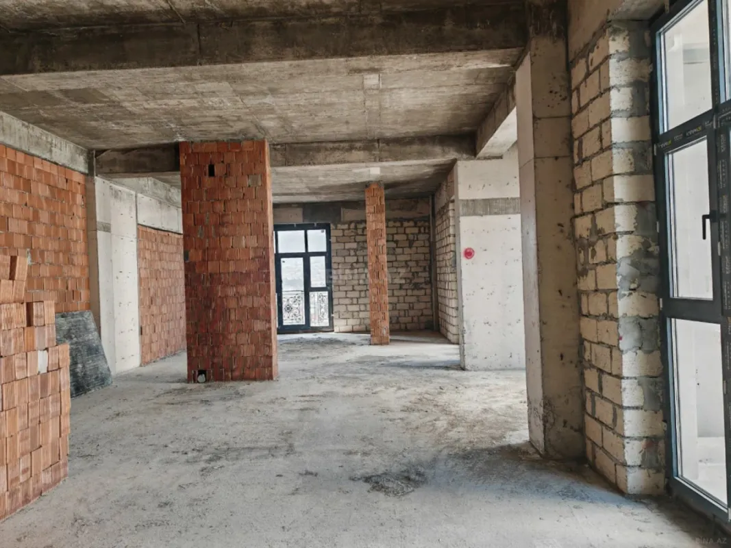 Satılır 3 otaqlı mənzil 169 m²