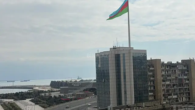 Satılır 3 otaqlı mənzil 169 m²