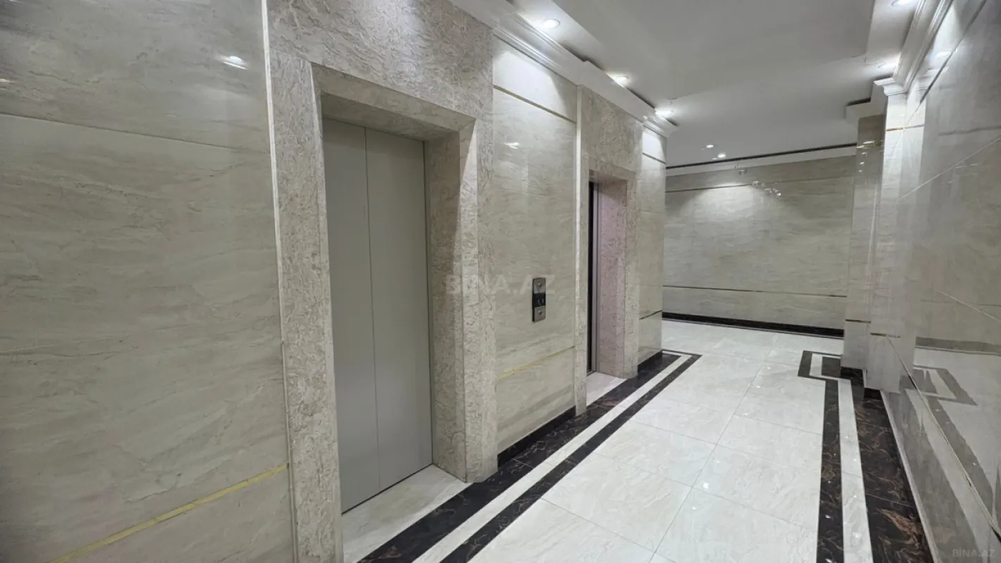 Satılır 3 otaqlı mənzil 169 m²