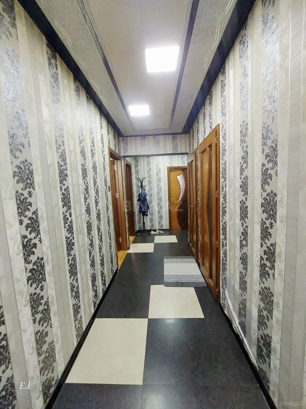 Satılır 3 otaqlı mənzil 72 m²