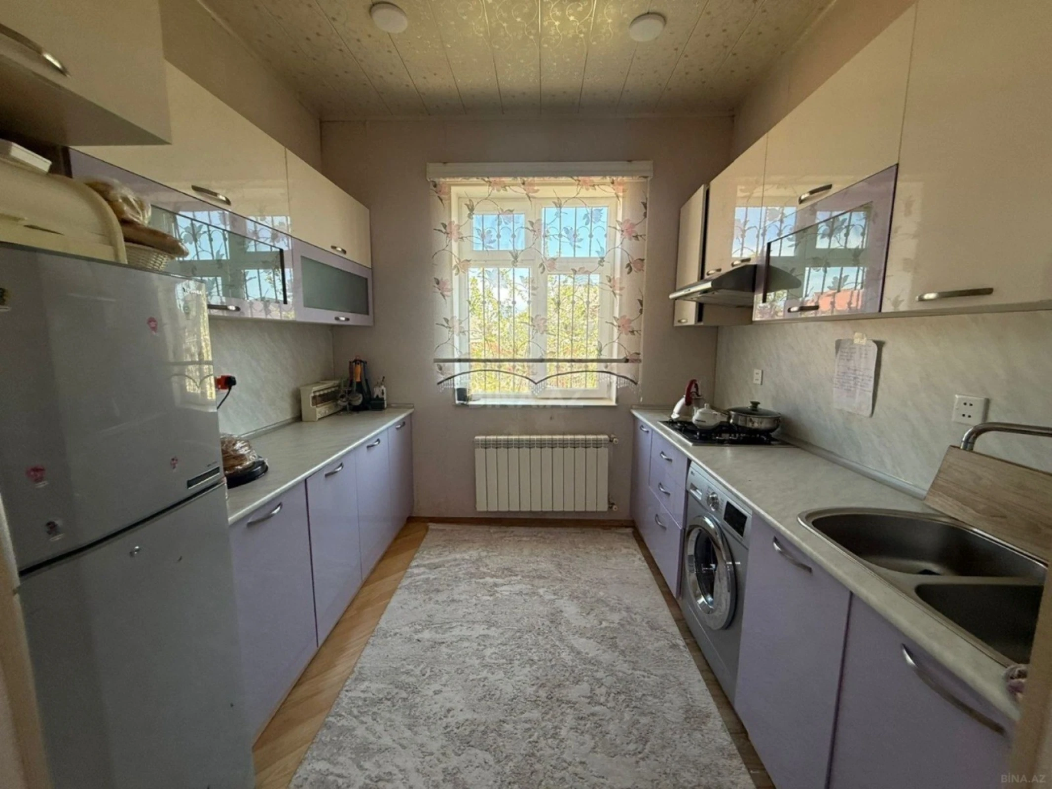 Satılır 4 otaqlı həyət evi 240 m²