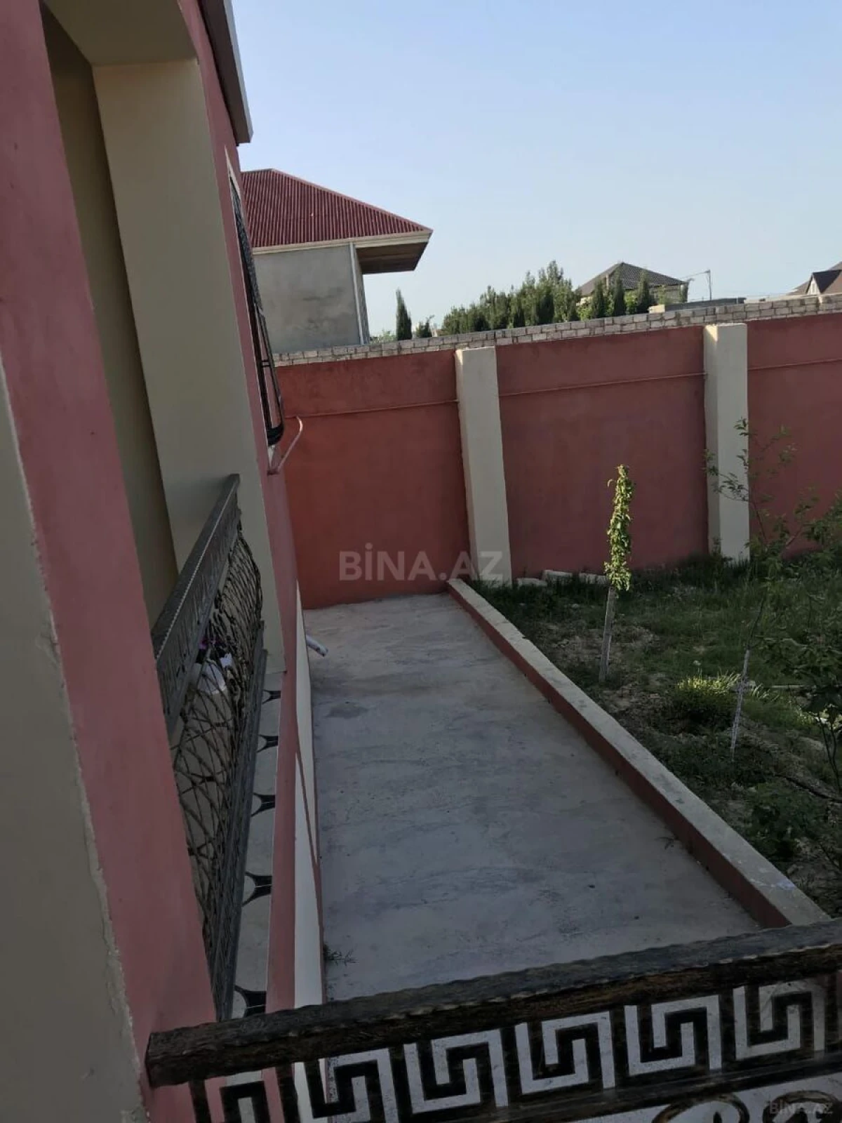 Satılır 4 otaqlı həyət evi 240 m²