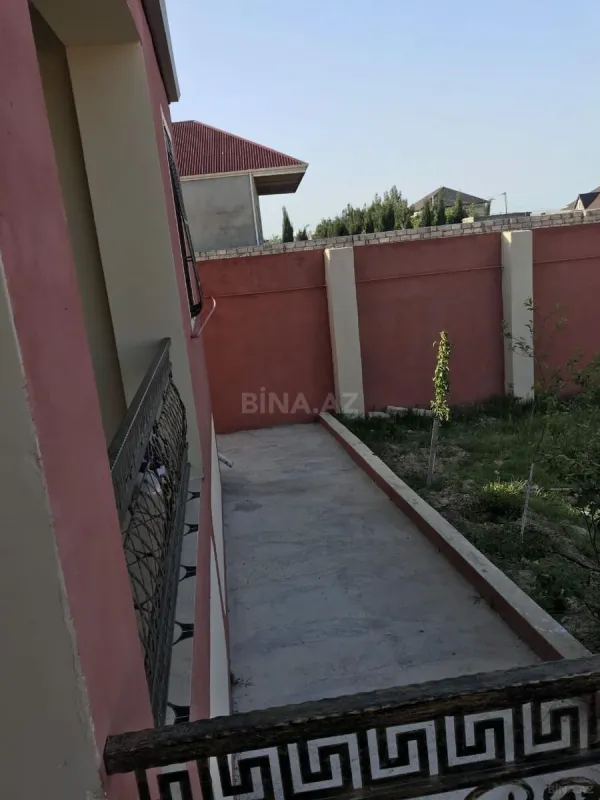 Satılır 4 otaqlı həyət evi 240 m²