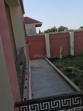 Satılır 4 otaqlı həyət evi 240 m²