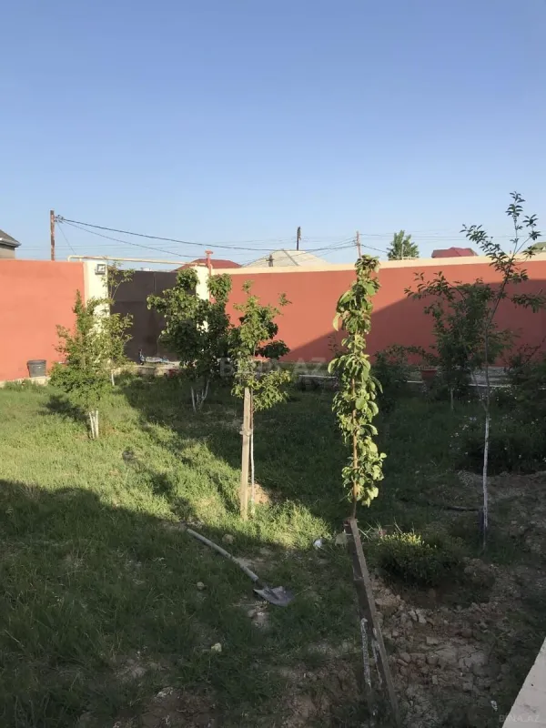 Satılır 4 otaqlı həyət evi 240 m²