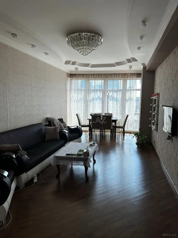 Kirayə verilir 2 otaqlı mənzil 93 m²