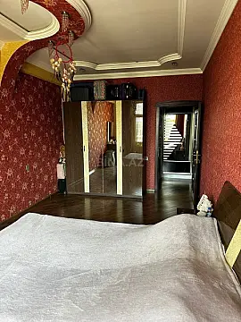 Kirayə verilir 2 otaqlı mənzil 93 m²