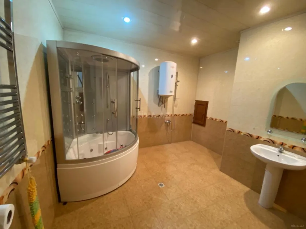 Satılır 3 otaqlı mənzil 190 m²