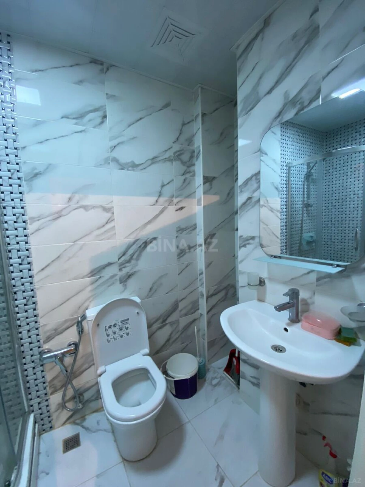 Kirayə verilir 2 otaqlı mənzil 55 m²