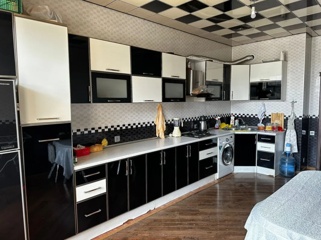 Kirayə verilir 2 otaqlı mənzil 100 m²