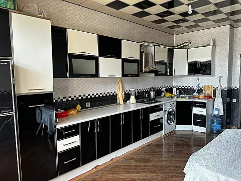 Kirayə verilir 2 otaqlı mənzil 100 m²