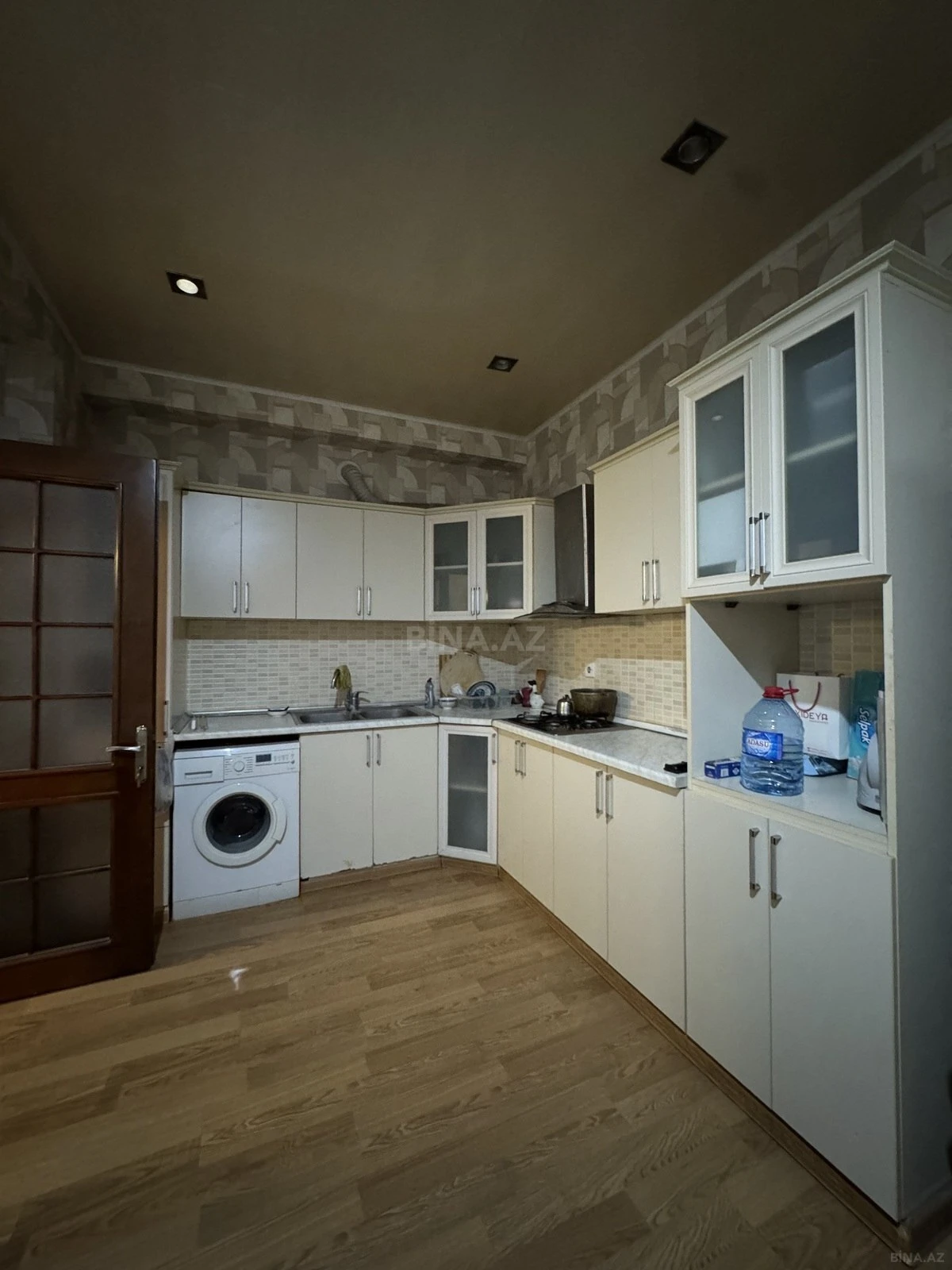 Kirayə verilir 1 otaqlı mənzil 60 m²