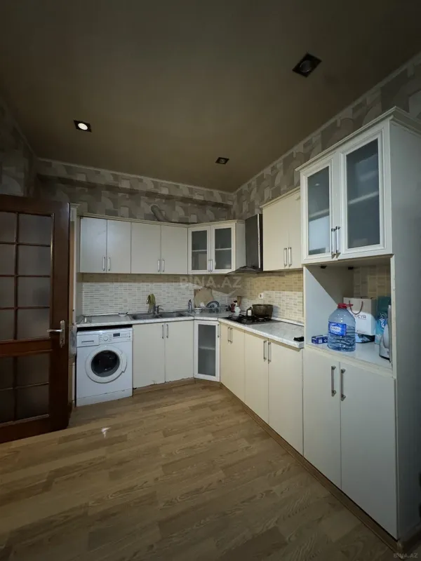 Kirayə verilir 1 otaqlı mənzil 60 m²