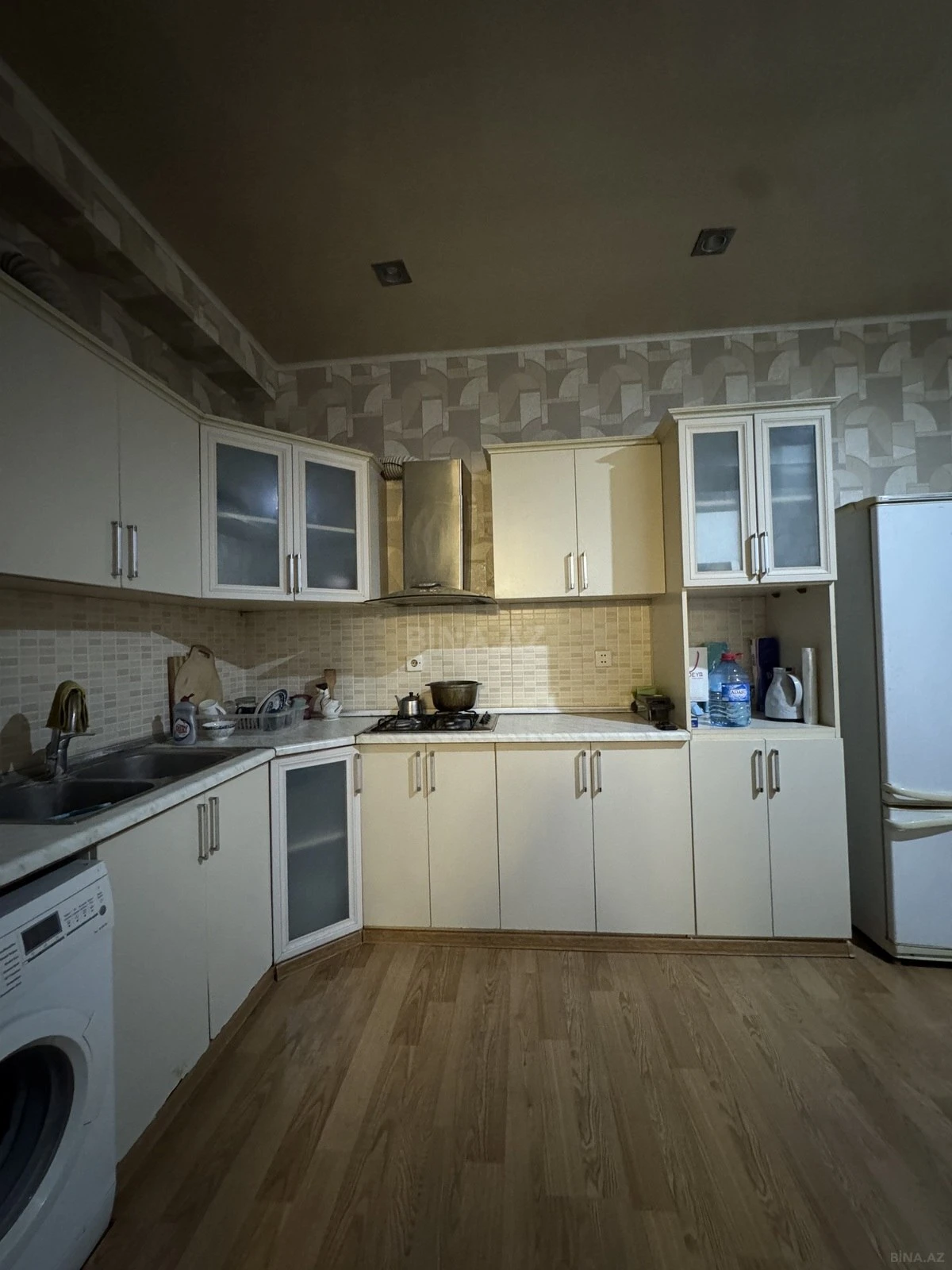 Kirayə verilir 1 otaqlı mənzil 60 m²