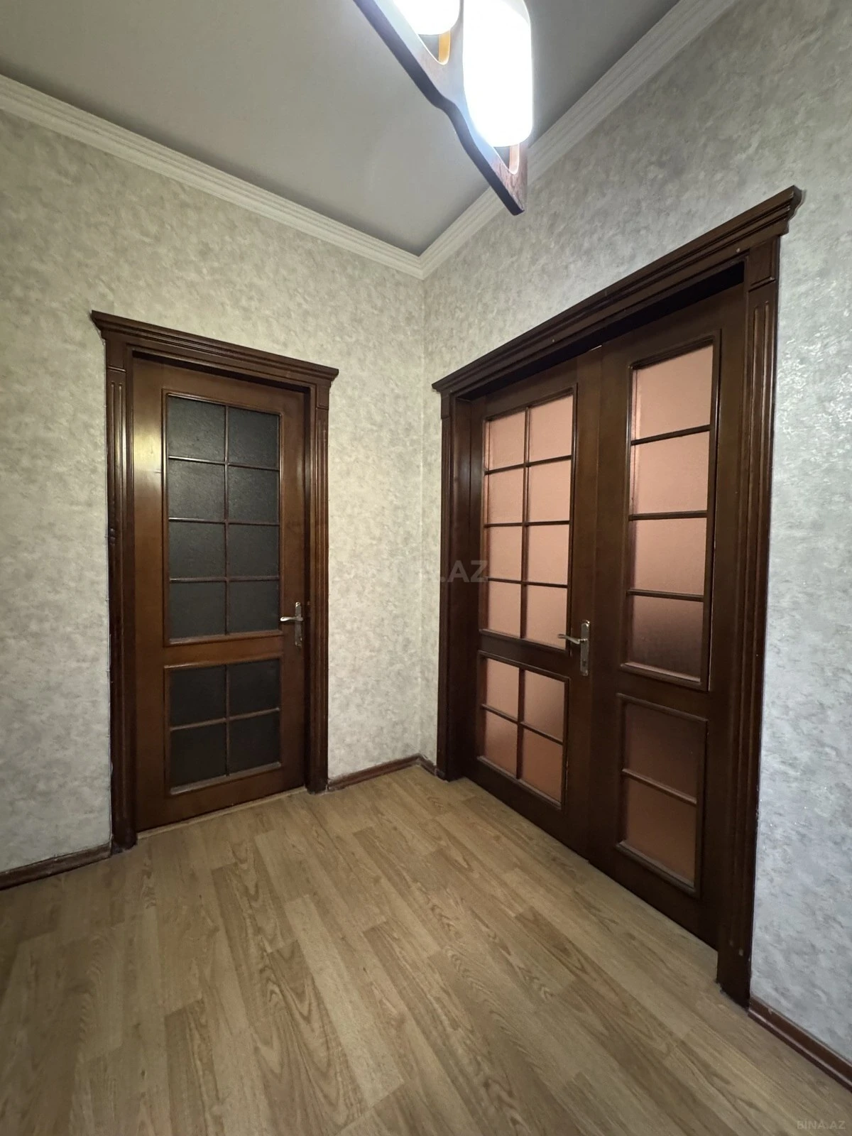 Kirayə verilir 1 otaqlı mənzil 60 m²