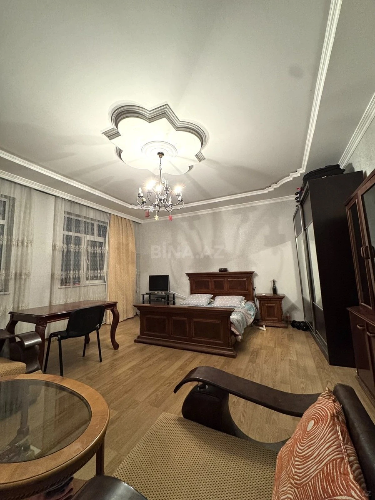 Kirayə verilir 1 otaqlı mənzil 60 m²