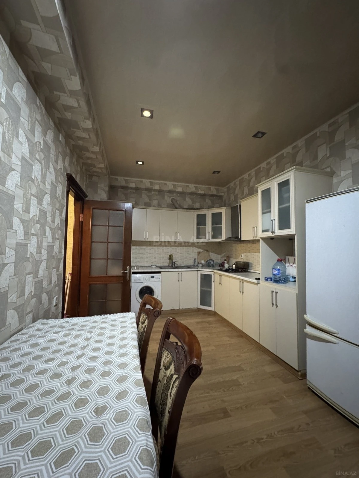 Kirayə verilir 1 otaqlı mənzil 60 m²